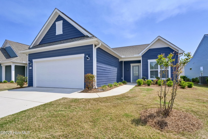Located in the Del Webb subdivision, of the master-planned - Beach Home for sale in Wilmington, North Carolina on Beachhouse.com
