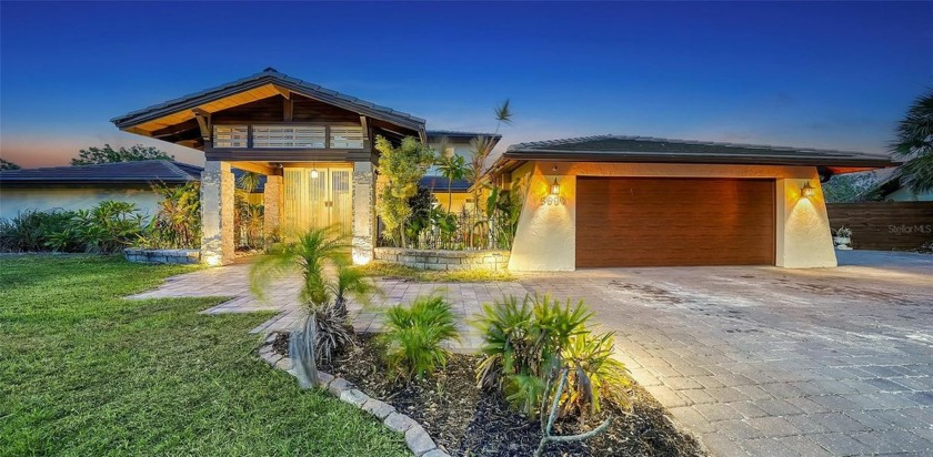 One or more photo(s) has been virtually staged. Live the - Beach Home for sale in Sarasota, Florida on Beachhouse.com