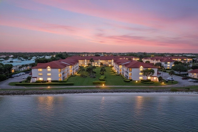 ABSOLUTELY GORGEOUS WATERFRONT CONDO | BREATHTAKING INTRACOASTAL - Beach Condo for sale in Hypoluxo, Florida on Beachhouse.com