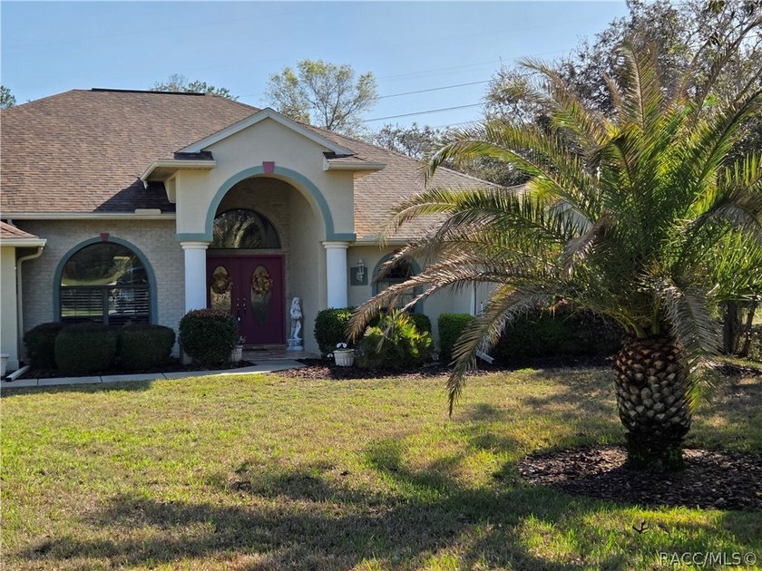 Exceptional Find in Sugarmill Woods! Newly Reduced, discover - Beach Home for sale in Homosassa, Florida on Beachhouse.com