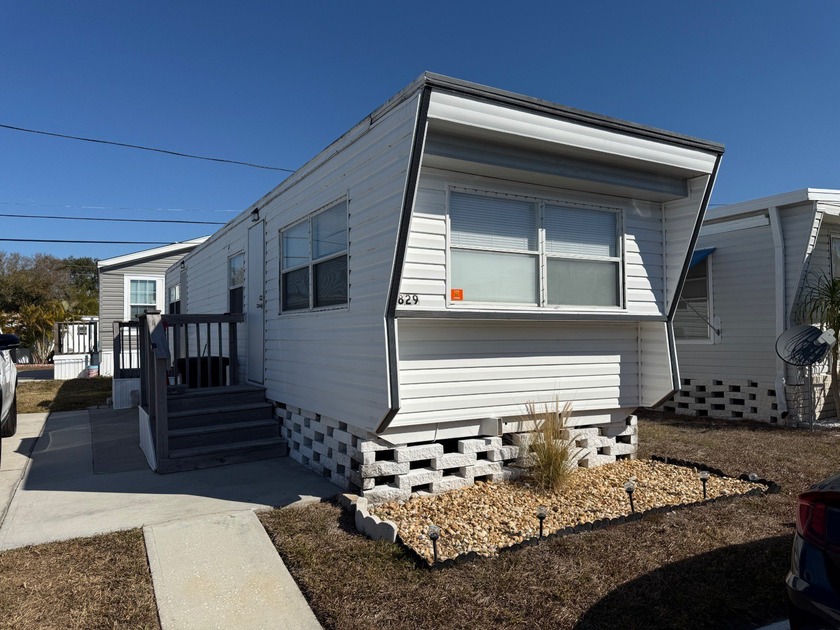 Imagine waking up near the beach in this perfectly sized 1 - Beach Home for sale in St. Petersburg, Florida on Beachhouse.com
