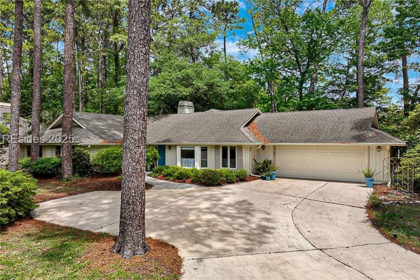 Tucked at the end of a quiet cul-de-sac, this home sits on a - Beach Home for sale in Hilton Head Island, South Carolina on Beachhouse.com