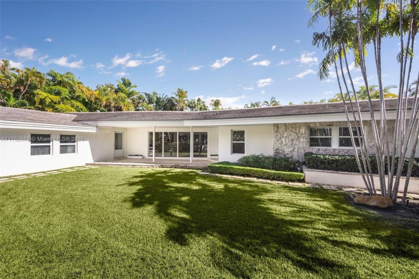 An exquisitely remodeled residence on an expansive 11,524 sq. ft - Beach Home for sale in Key Biscayne, Florida on Beachhouse.com