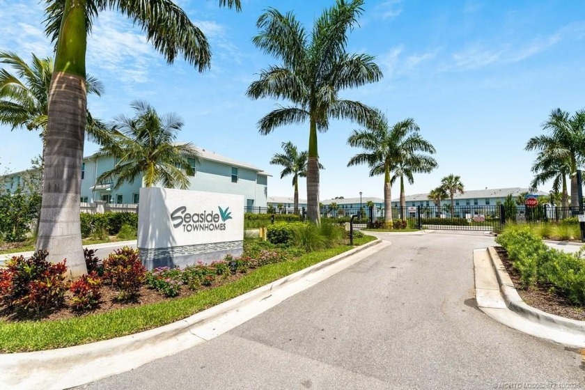 Discover this beautiful newer energy-efficient townhome built in - Beach Townhome/Townhouse for sale in Stuart, Florida on Beachhouse.com