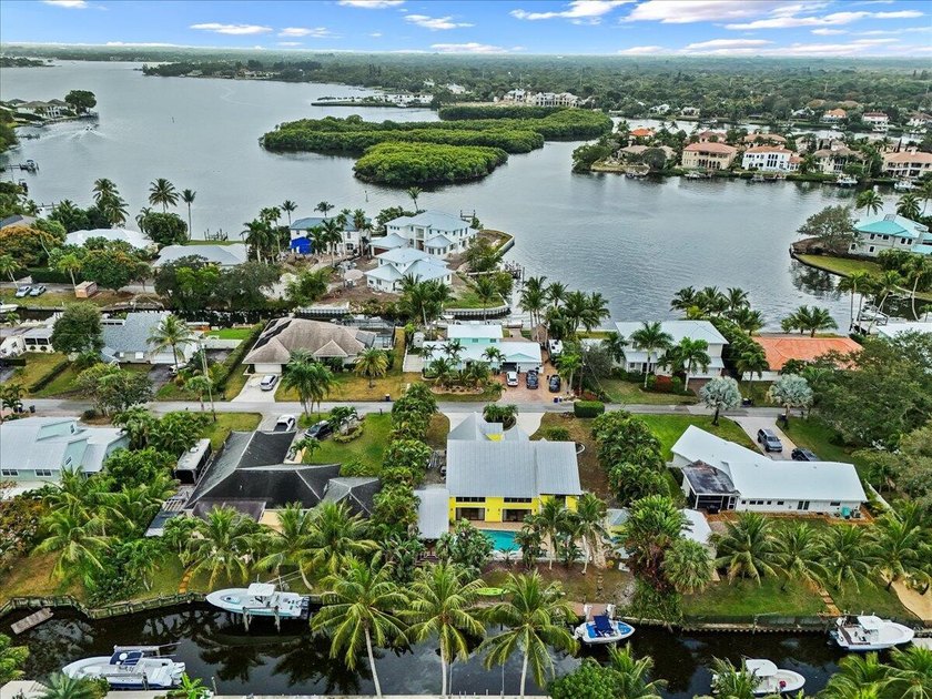 BRING YOUR BOAT! Rare opportunity to live on the water with a - Beach Home for sale in Tequesta, Florida on Beachhouse.com