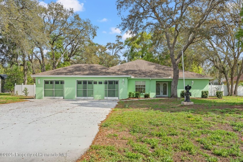 One or more photo(s) has been virtually staged. Hidden Gem in - Beach Home for sale in Spring Hill, Florida on Beachhouse.com