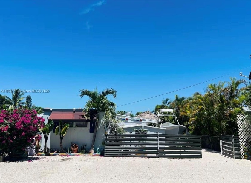 Welcome to your tropical escape in the beautiful Florida Keys! - Beach Home for sale in Key Largo, Florida on Beachhouse.com