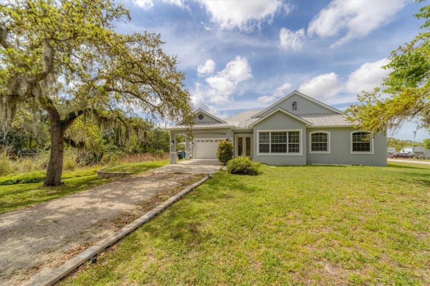 PRICE ADJUSTMENT! Welcome to your private retreat in the - Beach Home for sale in Bradenton, Florida on Beachhouse.com