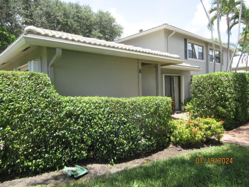 2BR/2BA, first-floor corner condo in Hunters Run Country Club - Beach Condo for sale in Boynton Beach, Florida on Beachhouse.com