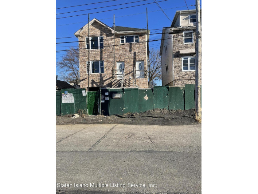 New construction 6/6. Close to Hylan Blvd. Subject to E & O - Beach Home for sale in Staten Island, New York on Beachhouse.com