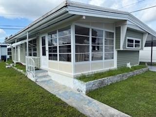 This Mobile Home is located in Clearwater & 4 miles from the - Beach Home for sale in Clearwater, Florida on Beachhouse.com