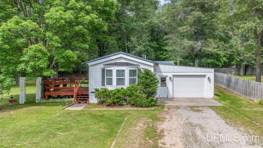 Cozy 2-bedroom, 2-bath manufactured home in a prime location! - Beach Home for sale in Gladstone, Michigan on Beachhouse.com