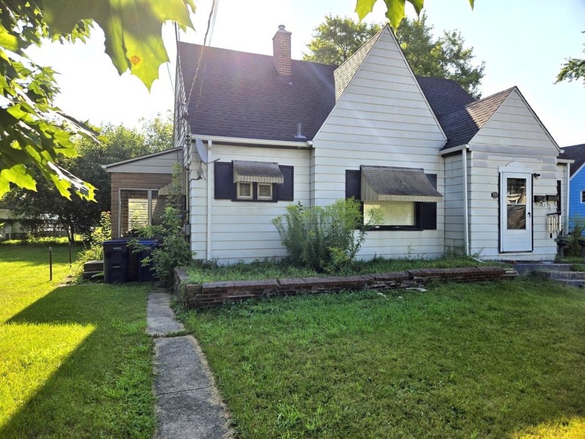 Brick two units with a great income stream whether you rent both - Beach Home for sale in Waukegan, Illinois on Beachhouse.com