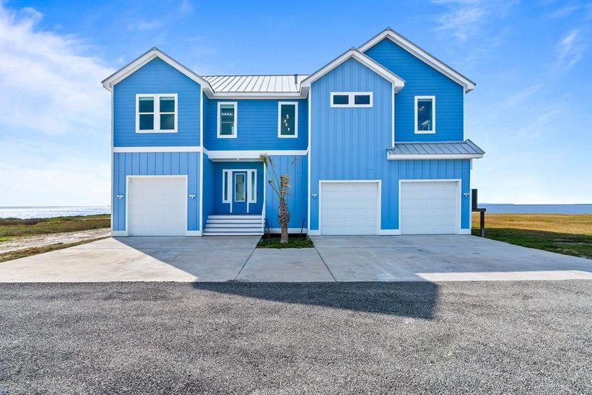 1621 Cape Velero Drive, 4 miles off Hwy 35, and 10 minutes from - Beach Home for sale in Rockport, Texas on Beachhouse.com