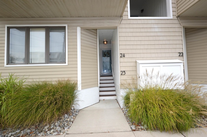 Totally Turnkey! Totally Renovated! Totally Move-in Ready! 3 - Beach Condo for sale in Avalon, New Jersey on Beachhouse.com