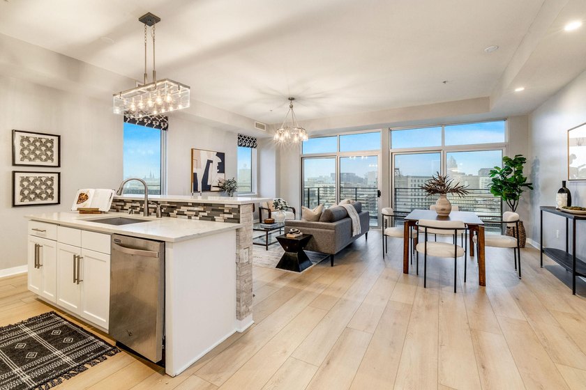 Step into this light-filled open concept condo where the - Beach Condo for sale in Milwaukee, Wisconsin on Beachhouse.com