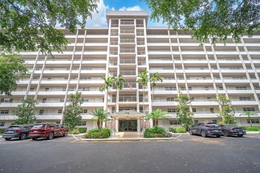Prime Palm Aire location! Spacious 2BR/2BA residence offering - Beach Condo for sale in Pompano Beach, Florida on Beachhouse.com