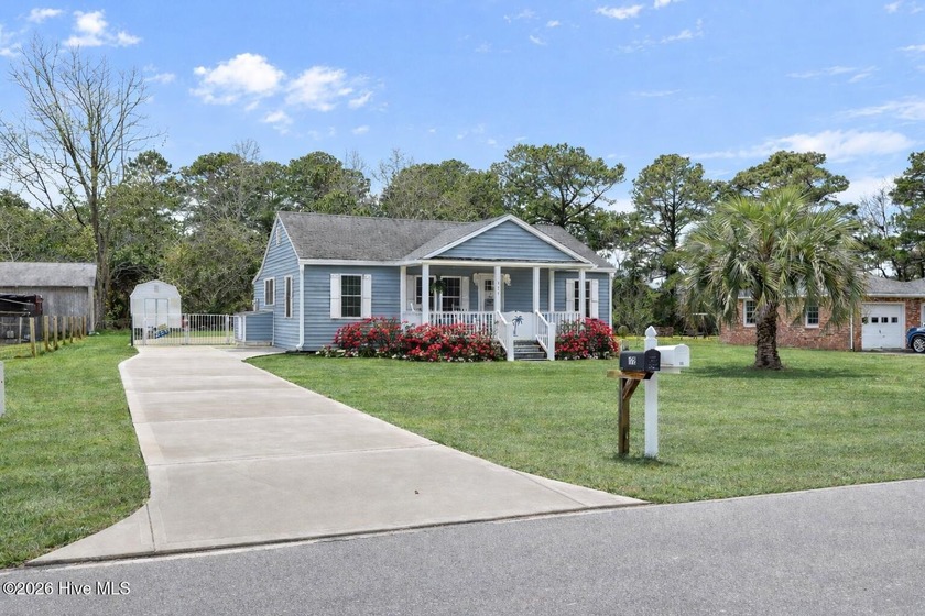 Quintessential coastal cottage, beautifully reimagined in 2024! - Beach Home for sale in Beaufort, North Carolina on Beachhouse.com
