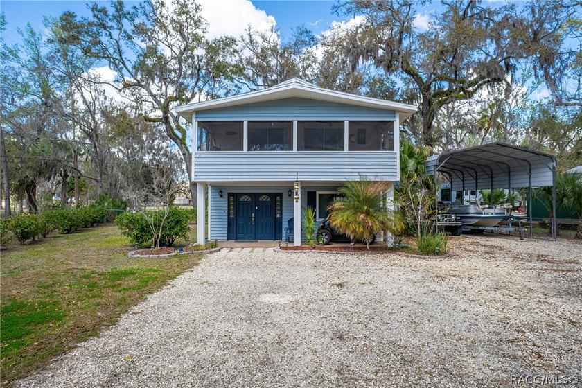 This 3-bedroom, 2 -bath, two-story home is perfectly positioned - Beach Home for sale in Homosassa, Florida on Beachhouse.com