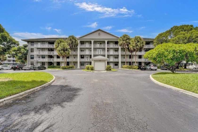 Rarely available 2 bedroom 2 bathroom corner unit TOTALLY - Beach Condo for sale in Davie, Florida on Beachhouse.com