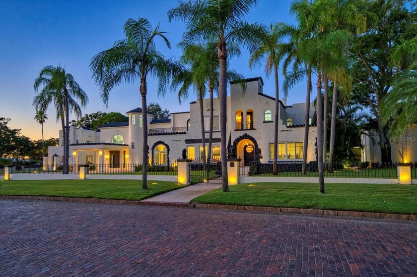 Set within the prestigious Pasadena corridor and adjoining the - Beach Home for sale in St. Petersburg, Florida on Beachhouse.com