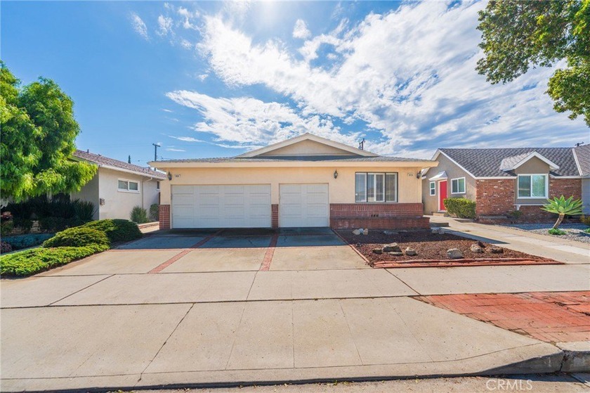 Discover an exceptional ownership opportunity in one of South - Beach Townhome/Townhouse for sale in Redondo Beach, California on Beachhouse.com