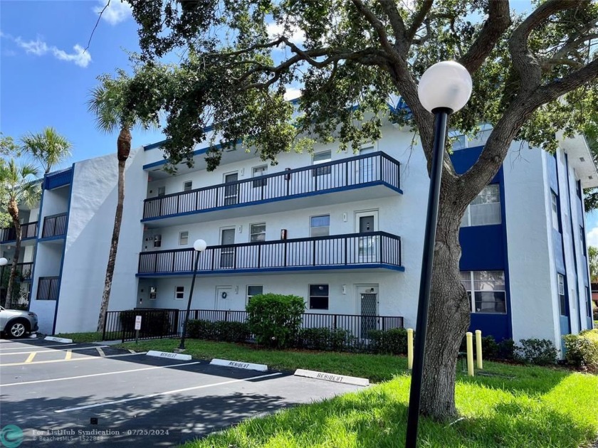 Charming, 1 bedroom condo within a lovely community. Clubhouse - Beach Condo for sale in Pompano Beach, Florida on Beachhouse.com