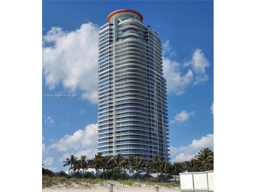 AMAZING CONTINIUM RESORT LIVING IN A  2 BEDROOM 2.5 BATHS.
 - Beach Condo for sale in Miami Beach, Florida on Beachhouse.com