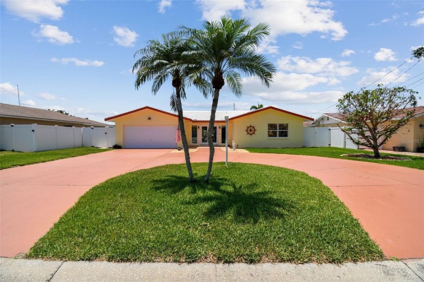 Coastal Living at Its Finest in Bay Colony! Welcome to your - Beach Home for sale in Palmetto, Florida on Beachhouse.com