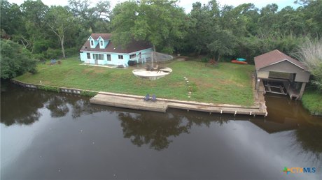 Your own private PARADISE. This beautiful country retreat offers - Beach Home for sale in Palacios, Texas on Beachhouse.com