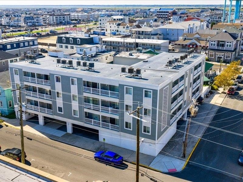 Beach block Getaway! You'll love this perfect seashore retreat - Beach Condo for sale in Sea Isle City, New Jersey on Beachhouse.com