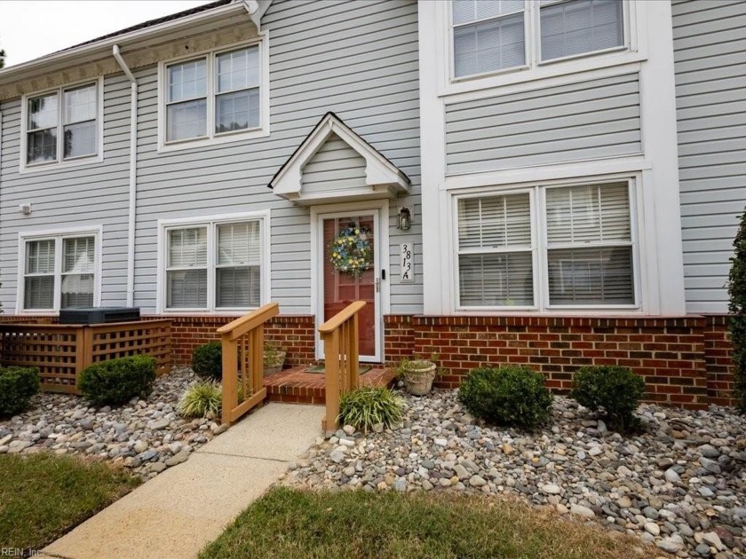 Welcome home to Wimbledon Chase in the beautiful River Pointe - Beach Home for sale in Portsmouth, Virginia on Beachhouse.com