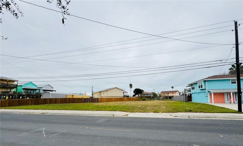 Extra large corner lot in a prime waterfront location! Quick - Beach Lot for sale in Corpus Christi, Texas on Beachhouse.com