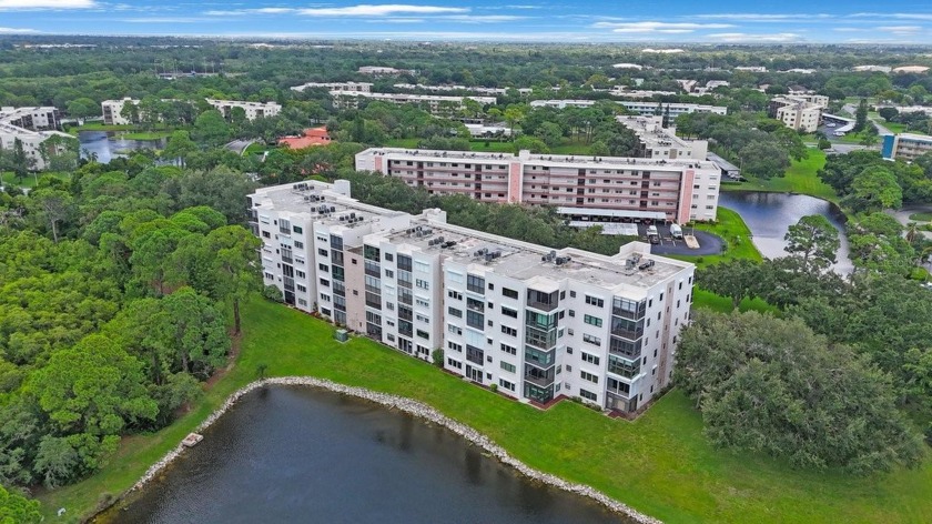 Hurricane Resilient!! No damage or roof leaks from 2 recent - Beach Condo for sale in St. Petersburg, Florida on Beachhouse.com