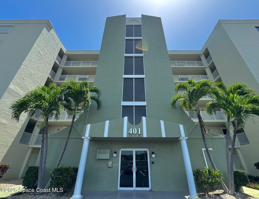 COMPLETELY & PROFESSIONALLY RENOVATED - 3rd FLOOR UNIT- DIRECT - Beach Condo for sale in Satellite Beach, Florida on Beachhouse.com
