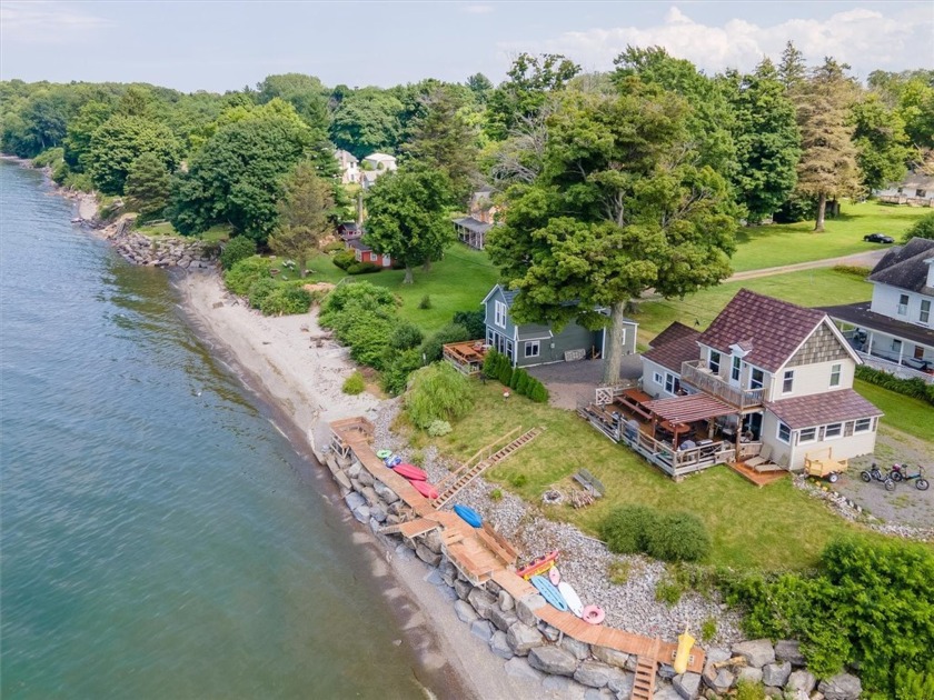 *Open Sat 7/20 11am-1pm*OPPORTUNITY TO LIVE ON THE LAKE AND MAKE - Beach Home for sale in Hamlin, New York on Beachhouse.com