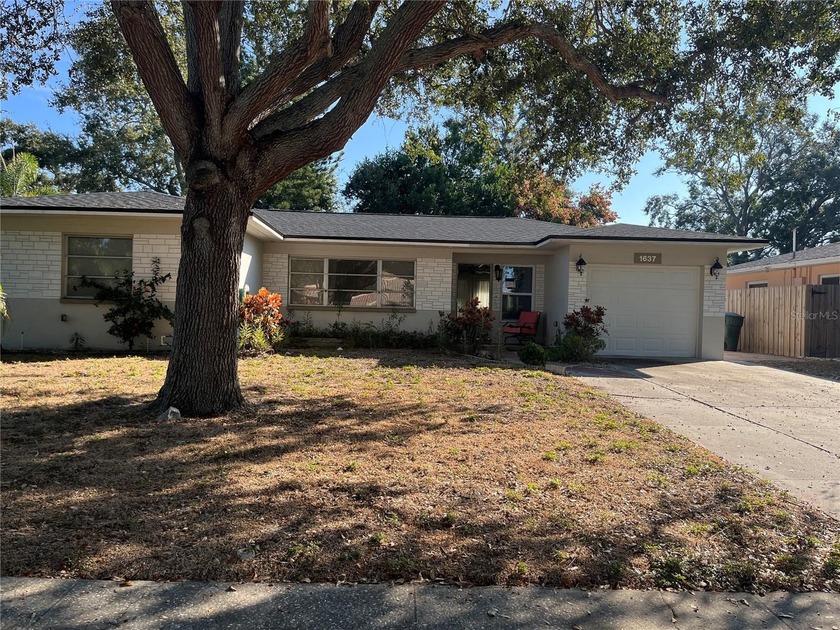 Don't miss this spacious 1,248 sq. ft SFR home in the heart of - Beach Home for sale in Dunedin, Florida on Beachhouse.com