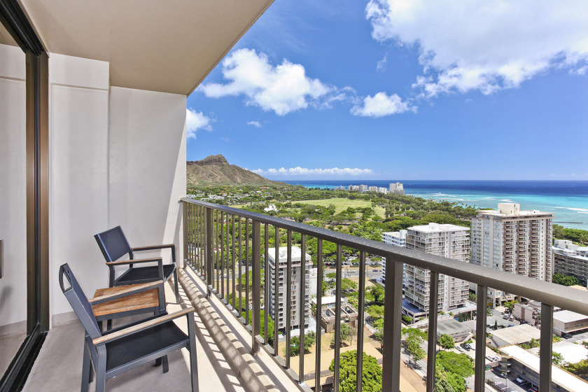 "WOW" Ocean Views! Plus AC, Wi-Fi, Pool, Parking, Close to - Beach Vacation Rentals in Honolulu, Hawaii on Beachhouse.com