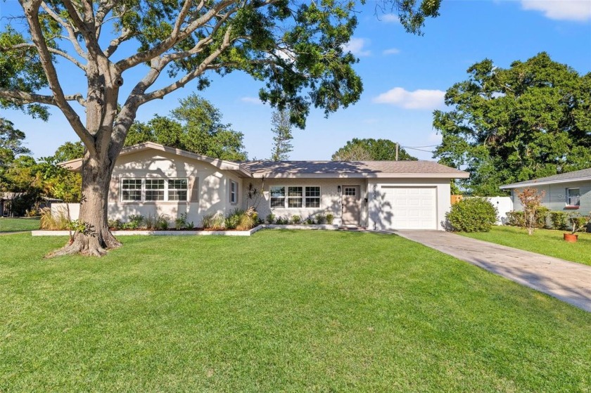 Welcome to this 3 bed, 2 bath pool home that has been timelessly - Beach Home for sale in St. Petersburg, Florida on Beachhouse.com