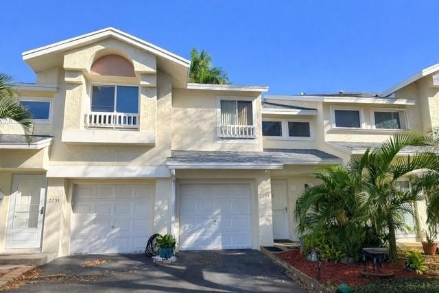 Renovated waterfront townhome. NEW ROOF & Impact sky light 2025 - Beach Townhome/Townhouse for sale in Deerfield Beach, Florida on Beachhouse.com