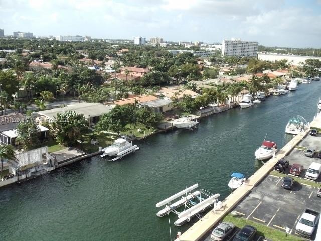 GORGEOUS 2 BED, 2 BATH UNIT FULLY UPDATED WITH CROWNMOLDING - Beach Condo for sale in North Miami, Florida on Beachhouse.com