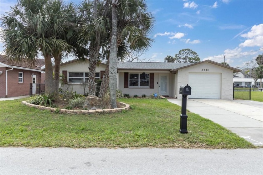 PRICE REDUCED!!! This beautiful waterfront home is a fisherman's - Beach Home for sale in Port Richey, Florida on Beachhouse.com
