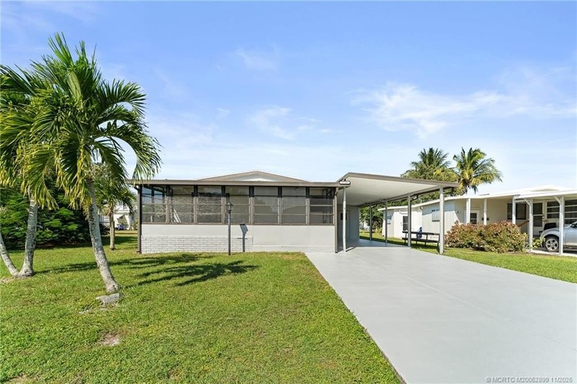 YOU OWN THE LAND! Low monthly HOA fee of only $169.00! Welcome - Beach Home for sale in Stuart, Florida on Beachhouse.com