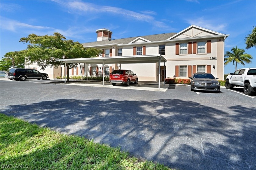 Beautiful lake front 3/2 first floor condo in sought after - Beach Condo for sale in Fort Myers, Florida on Beachhouse.com