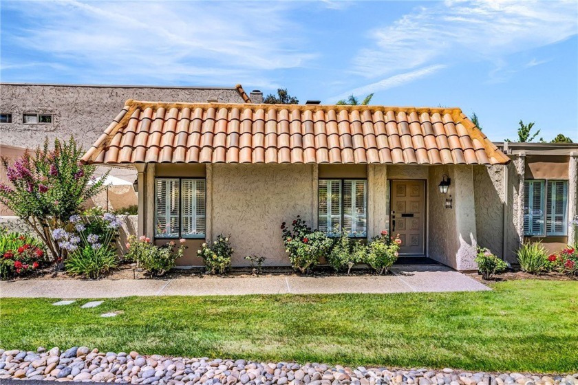 Welcome to this uniquely located single-level home in the - Beach Townhome/Townhouse for sale in Los Gatos, California on Beachhouse.com