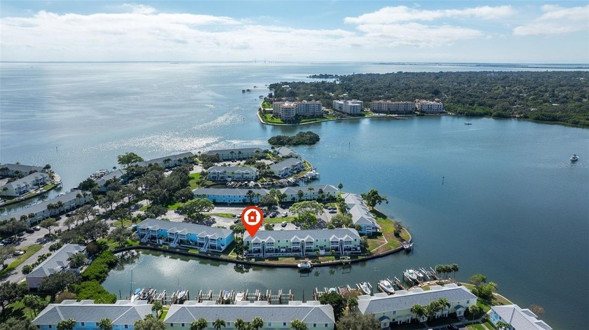 Welcome to PARADISE! Waterfront living on the friendly island of - Beach Condo for sale in St. Petersburg, Florida on Beachhouse.com