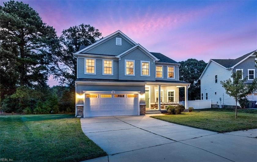 Remarkable WATERFRONT home on a cul-de-sac with views of fish - Beach Home for sale in Hampton, Virginia on Beachhouse.com