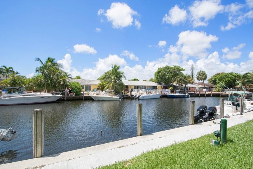 Gorgeous 2 bed 2 bath condo recently renovated with a canal view - Beach Condo for sale in Fort Lauderdale, Florida on Beachhouse.com