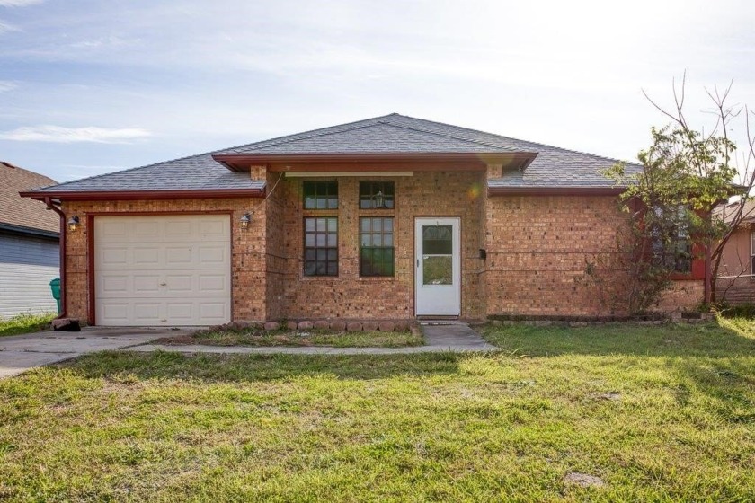 Great house at a great price. This four-sided brick - Beach Home for sale in Aransas Pass, Texas on Beachhouse.com