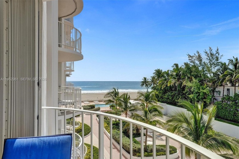This impeccably maintained 1 bedroom, 1.5 bathroom co-op offers - Beach Other for sale in Palm Beach, Florida on Beachhouse.com